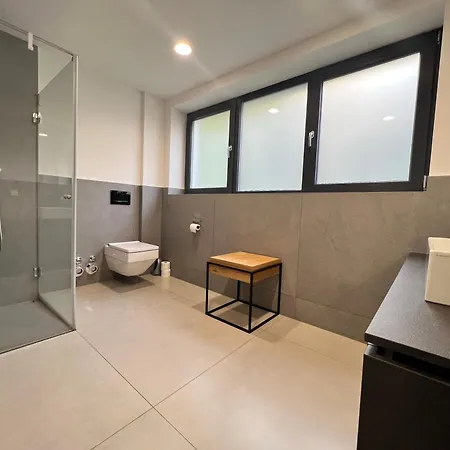 Seenahe Design-ferienwohnung Loft Aquamarin * اوبرلنغن